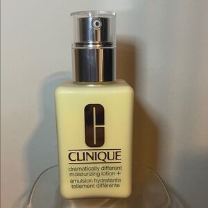 Clinique Dramatically Different Moisturizing Lotion -125 ml no box